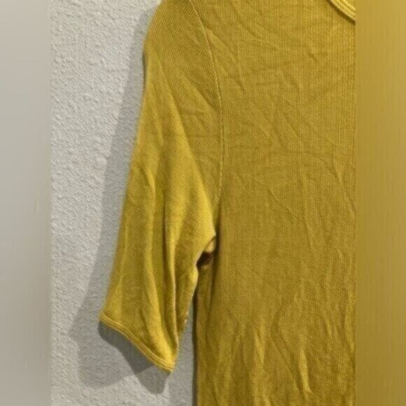 GOLDSIGN Ribbed Neutral Feminine Contemporary Stretch Holiday Luxury Tee - Picture 3 of 8